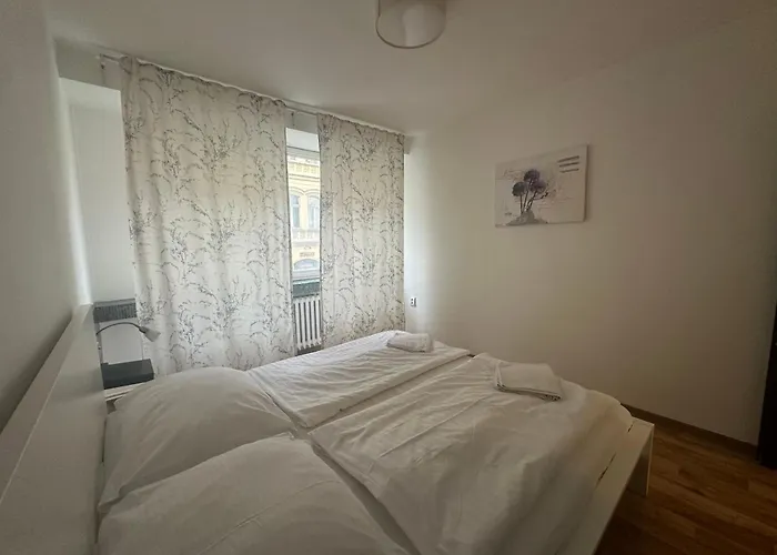 Budget Dlouha Apartment